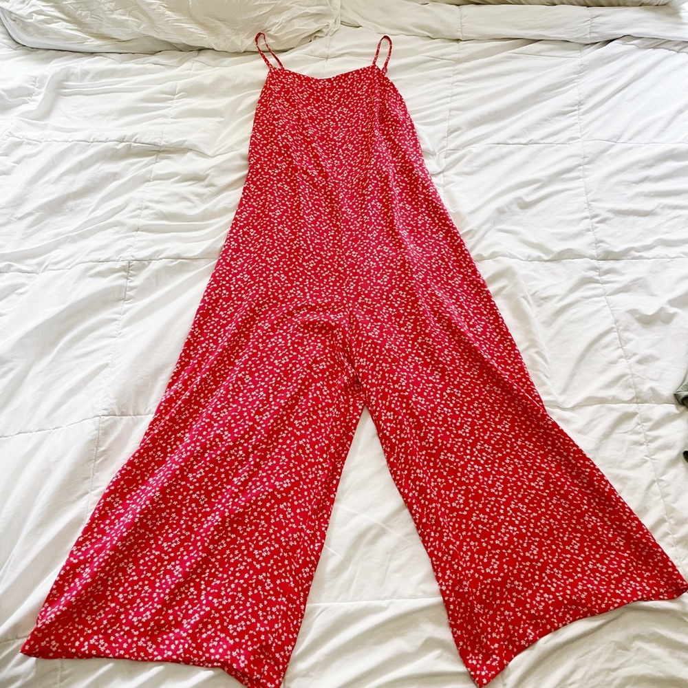 WILD FABLE • MEDIUM FLORAL JUMPSUIT • RED
